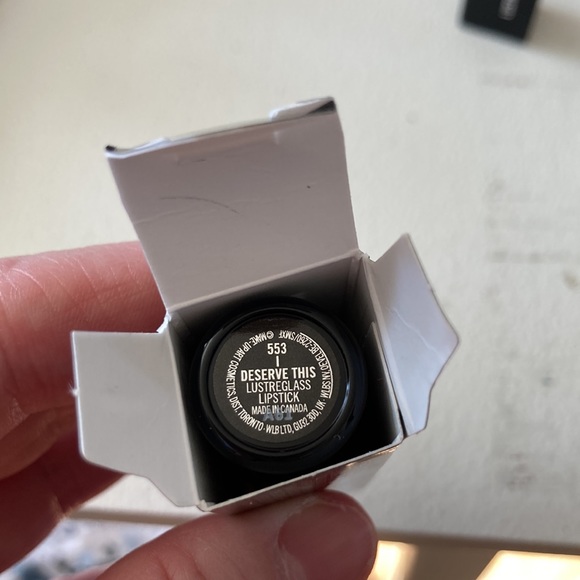 1 LEFT! I Deserve This-Mac Lustreglass Lipstick - Picture 2 of 7